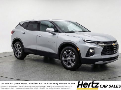 Used 2025 Chevrolet Blazer LT image 1