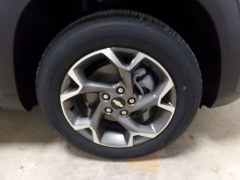 New 2025 Chevrolet Trax LT w/ Driver Confidence Package image 32