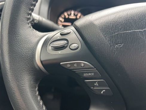 Used 2018 Nissan Pathfinder SV image 13