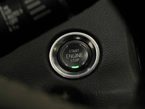 Used 2019 Cadillac XT4 Premium Luxury image 25