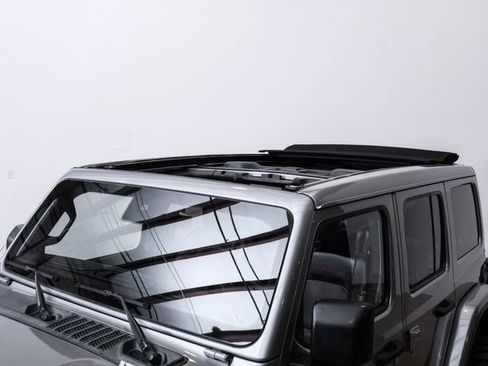 Used 2020 Jeep Wrangler Unlimited Rubicon AWD/4WD image 2