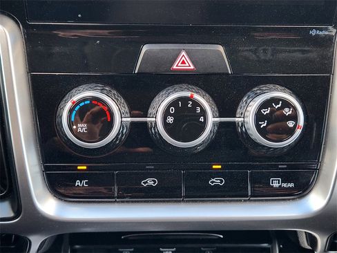 Used 2022 Kia Sorento LX image 19