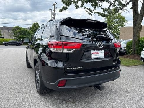 Used 2019 Toyota Highlander XLE AWD/4WD image 4