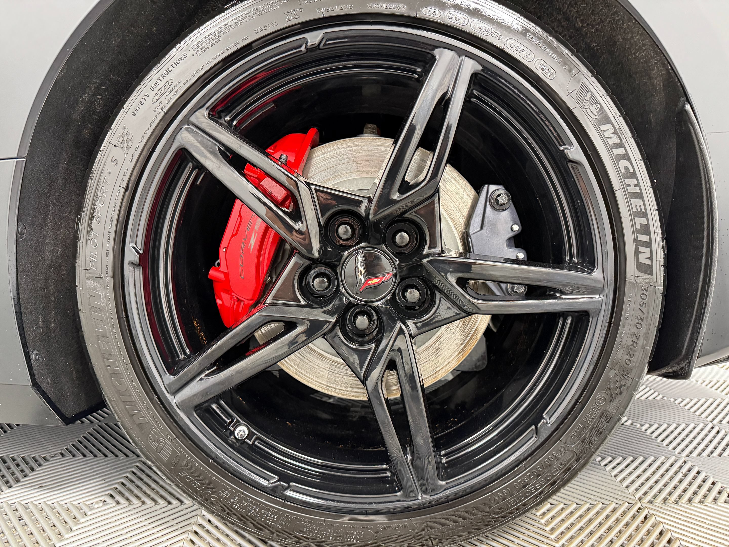 Used 2021 Chevrolet Corvette Stingray Premium Conv w/ Z51 Performance Package RWD image 40