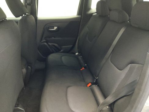 Used 2019 Jeep Renegade Sport image 18