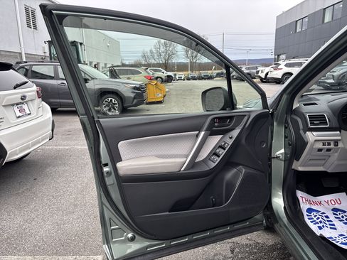 Used 2017 Subaru Forester 2.5i Premium w/ All-Weather Package image 9
