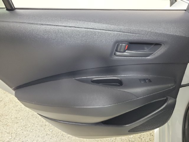 Used 2025 Toyota Corolla LE FWD image 14
