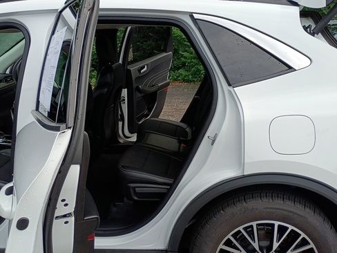 Used 2023 Ford Escape SE FWD image 13