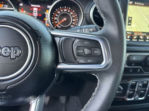 Used 2023 Jeep Wrangler Sahara image 28