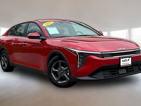 Certified 2025 Kia K4 FWD image 3