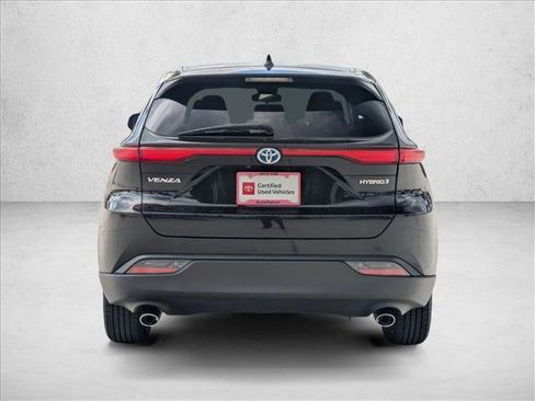 Certified 2022 Toyota Venza LE AWD/4WD image 6