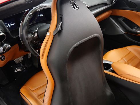 Used 2019 Ferrari Portofino image 29