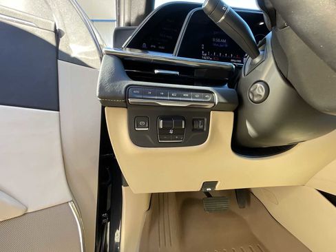 Certified 2023 Cadillac Escalade ESV Premium Luxury w/ LPO, Radiant Package image 18