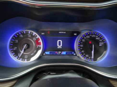 Used 2016 Chrysler 200 C w/ Premium Group FWD image 18