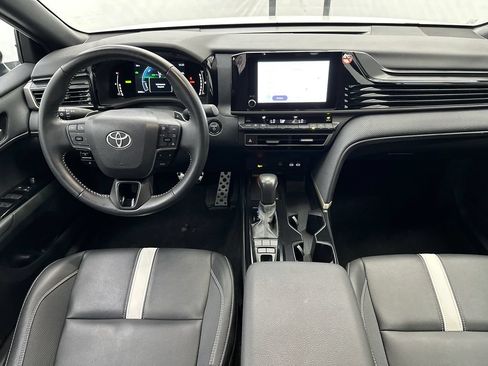 Used 2025 Toyota Camry SE FWD image 21