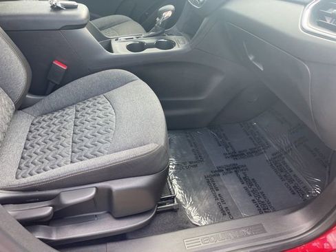 Used 2023 Chevrolet Equinox LT image 33