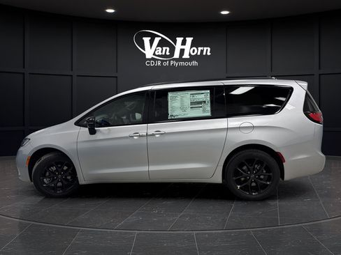 New 2026 Chrysler Pacifica Select w/ S Appearance Package AWD/4WD image 11