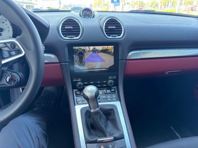 Used 2025 Porsche 718 Cayman S RWD image 12