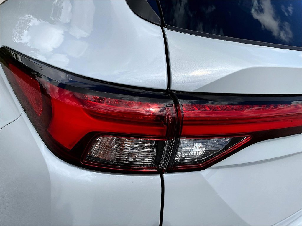 Used 2024 Mitsubishi Outlander SE AWD/4WD image 26