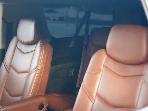 Used 2016 Cadillac Escalade ESV Luxury image 25