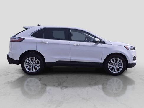 Used 2024 Ford Edge Titanium AWD/4WD image 9