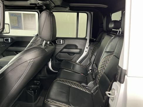 Used 2023 Jeep Gladiator Overland image 14