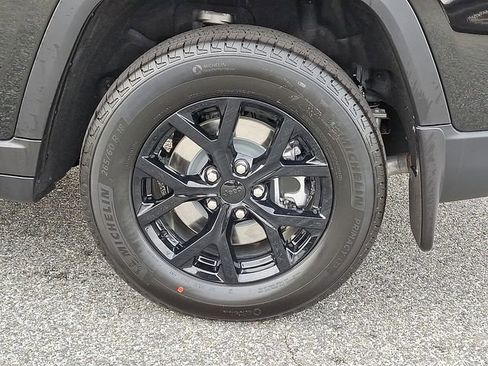 New 2025 Jeep Grand Cherokee L Altitude image 5