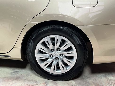 Used 2012 Toyota Camry LE FWD image 27