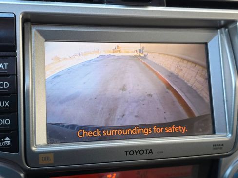 Used 2010 Toyota 4Runner Limited image 25