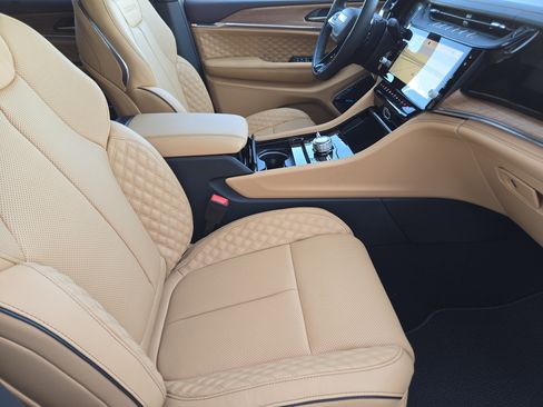 New 2026 Jeep Grand Cherokee L Summit AWD/4WD image 12