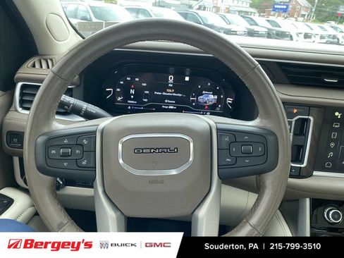 Certified 2022 GMC Yukon XL Denali w/ Denali Premium Package AWD/4WD image 14