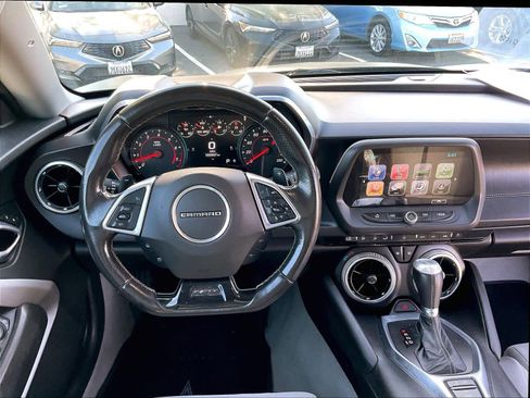 Used 2017 Chevrolet Camaro SS image 8