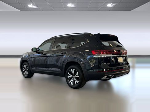 Used 2024 Volkswagen Atlas SE FWD image 3