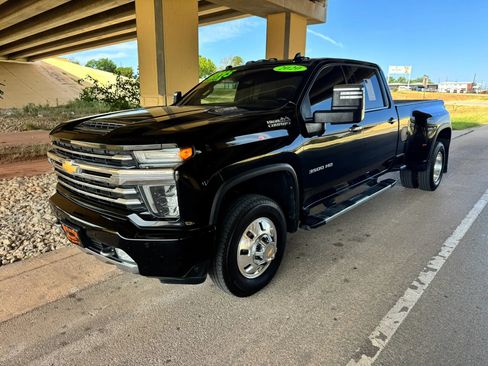 Used 2020 Chevrolet Silverado 3500 High Country w/ Technology Package AWD/4WD image 7