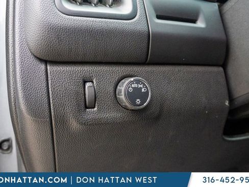 Used 2020 Chevrolet Colorado LT RWD image 21