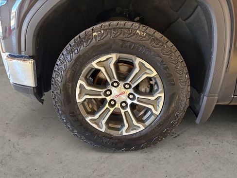 Used 2025 GMC Sierra 1500 SLE AWD/4WD image 15