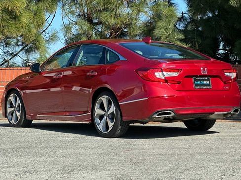Used 2018 Honda Accord Touring image 6