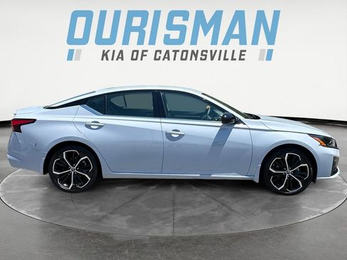 Used 2024 Nissan Altima 2.5 SR FWD image 7