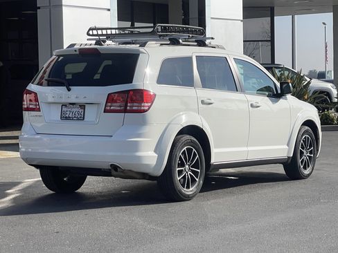 Used 2018 Dodge Journey SE w/ Blacktop Package image 8