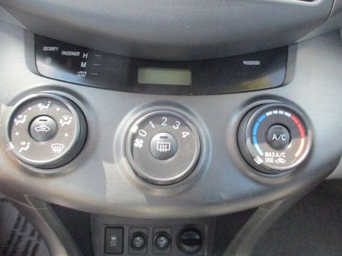 Used 2012 Toyota RAV4 4WD w/ Value Pkg image 23