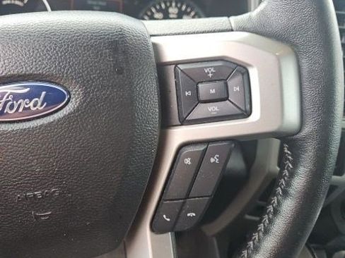 Used 2019 Ford F150 Lariat image 9