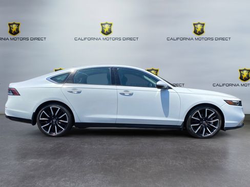 Used 2024 Honda Accord Touring image 4