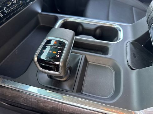 Used 2025 Chevrolet Silverado 1500 LTZ image 18