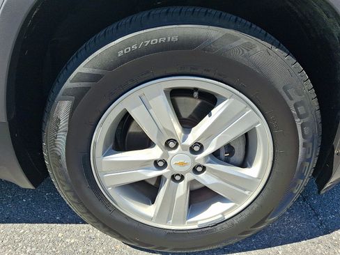 Certified 2018 Chevrolet Trax LT w/ LT Convenience Package FWD image 9
