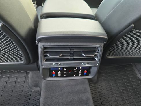 New 2026 Audi SQ7 Premium Plus image 30