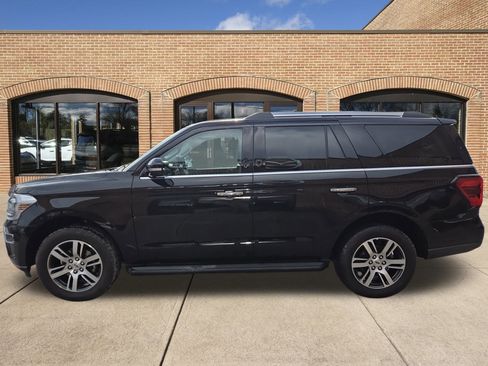 Used 2024 Ford Expedition Limited image 7