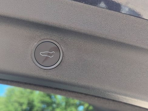 Used 2026 Tesla Model Y 2WD image 13