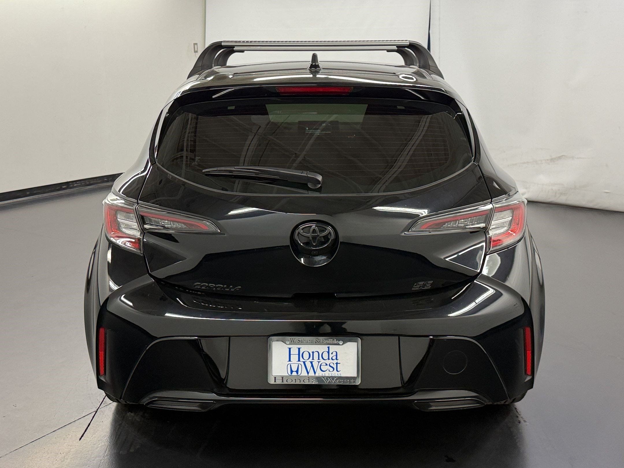 Used 2022 Toyota Corolla SE w/ Carpet Mat Package (TMS) FWD image 10