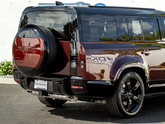 New 2026 Land Rover Defender 130 X-Dynamic SE AWD/4WD image 7