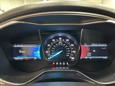 Used 2017 Ford Fusion SE w/ Fusion SE Technology Package image 16